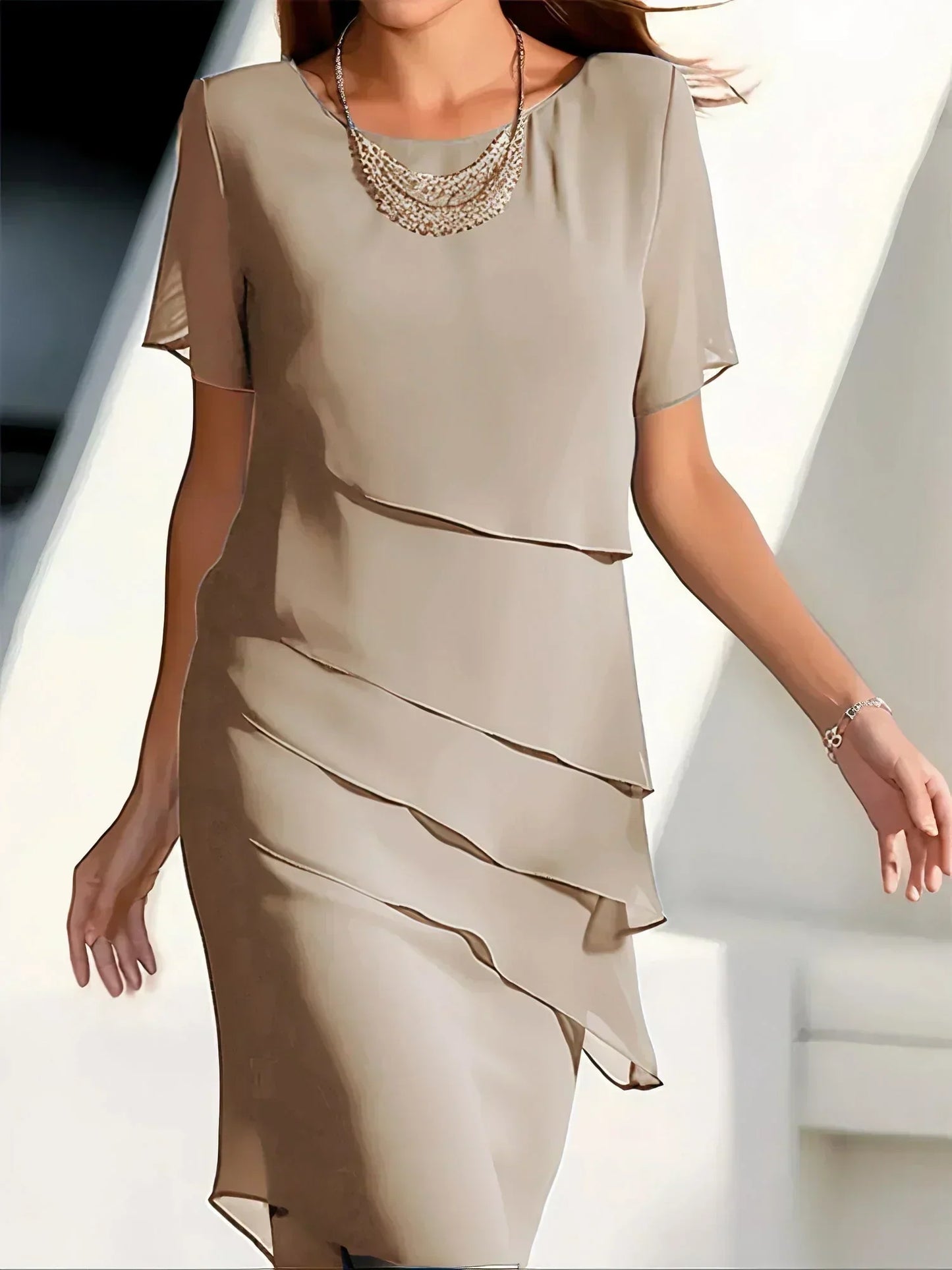 Eva - Elegancka sukienka z warstwami