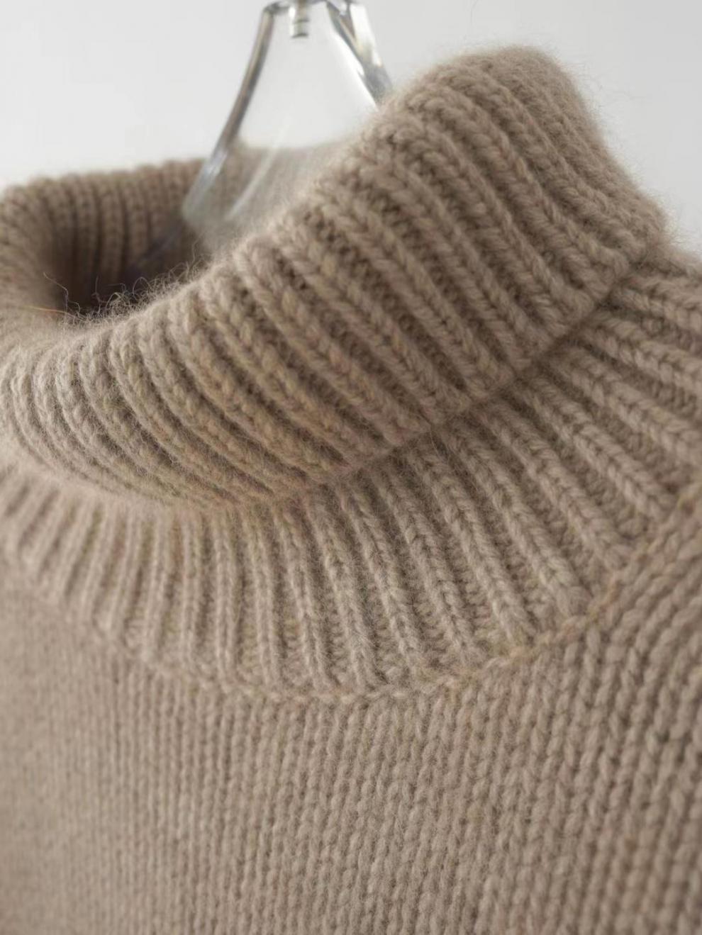 Lara™ | Kaszmirowy sweter z golfem