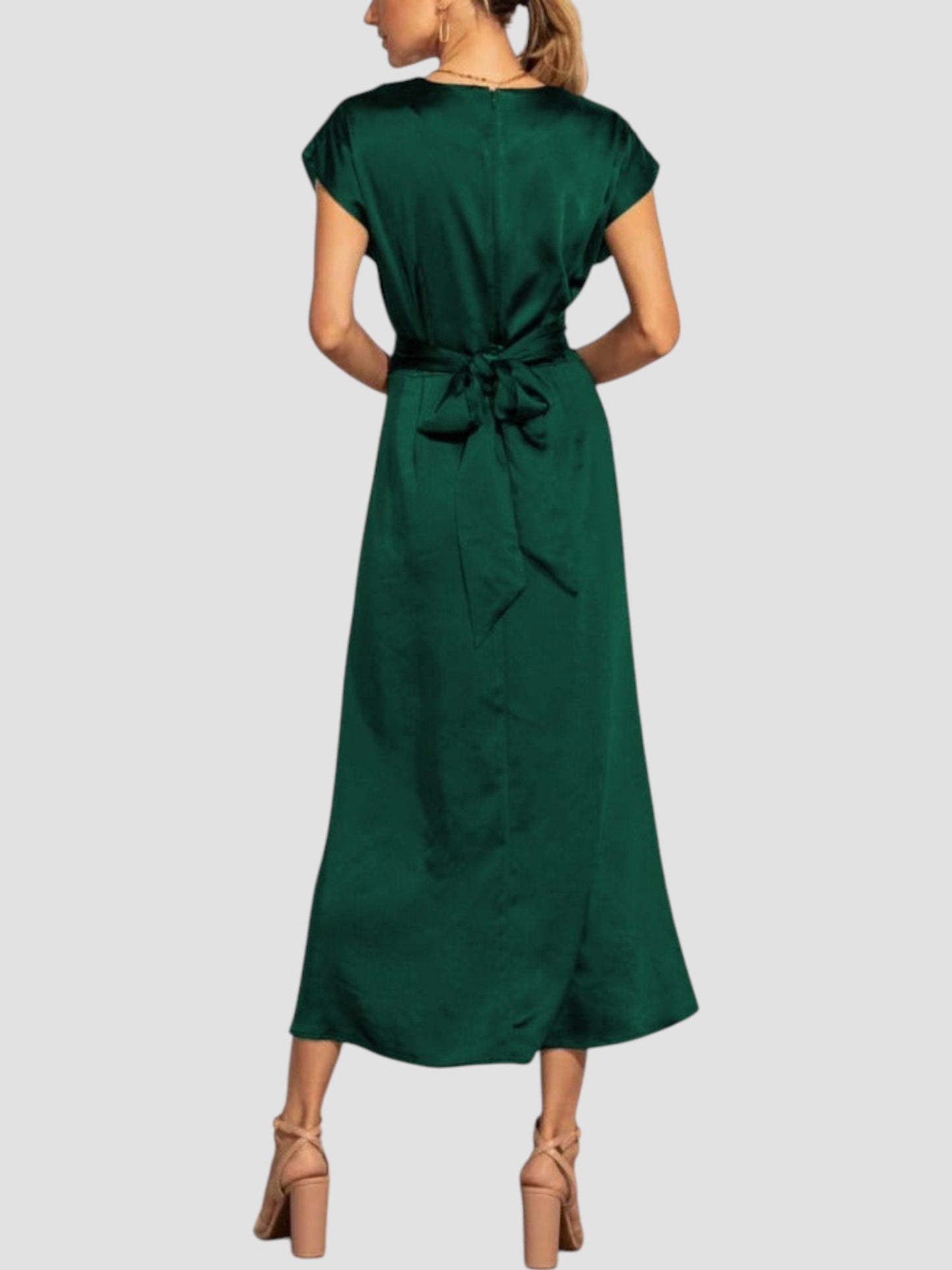 Klara | Elegancka sukienka o średniej długości